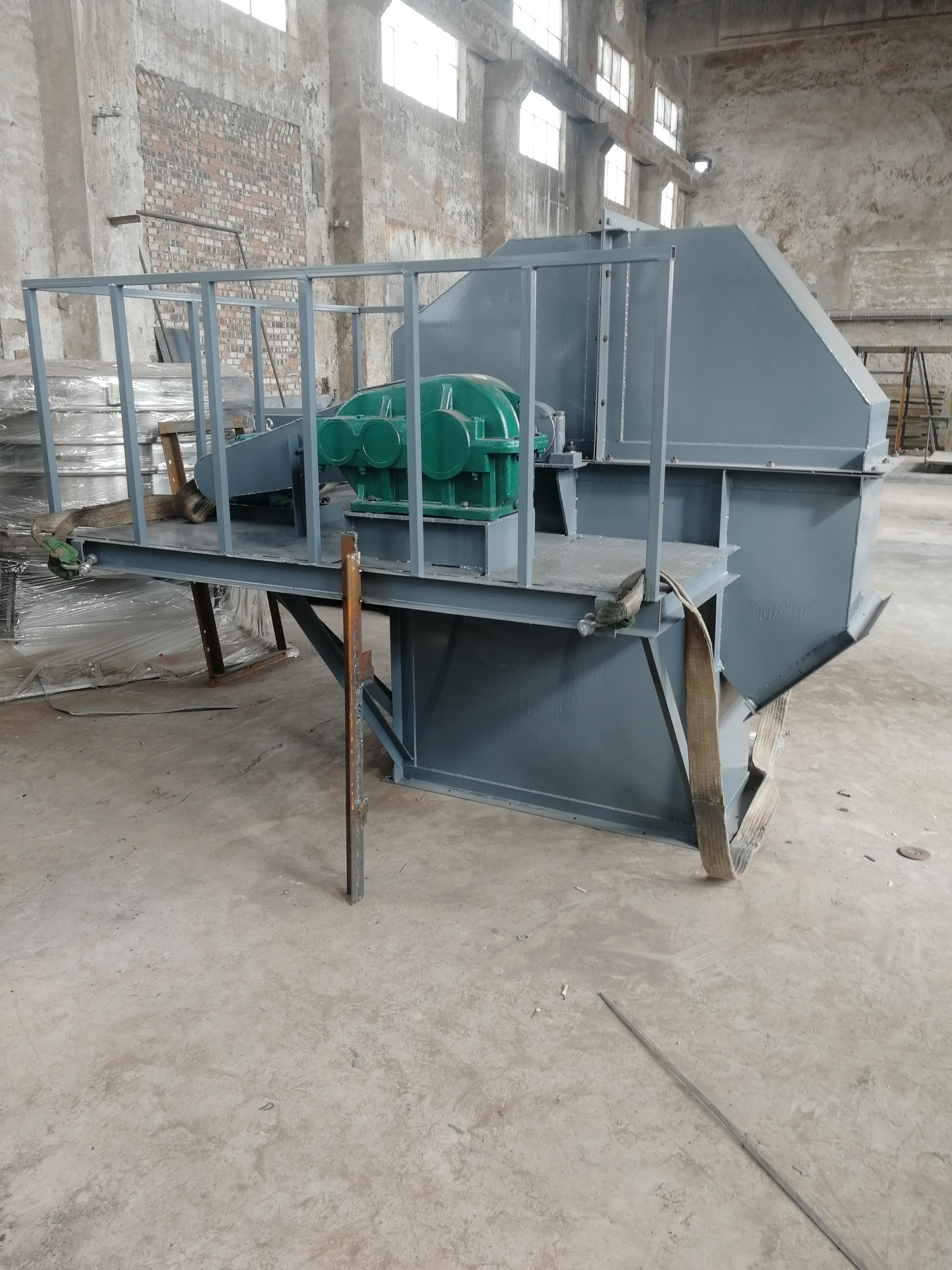 斗式提升機(jī)選用材料時(shí)需要注意的問(wèn)題(斗式提升機(jī)選用原則)